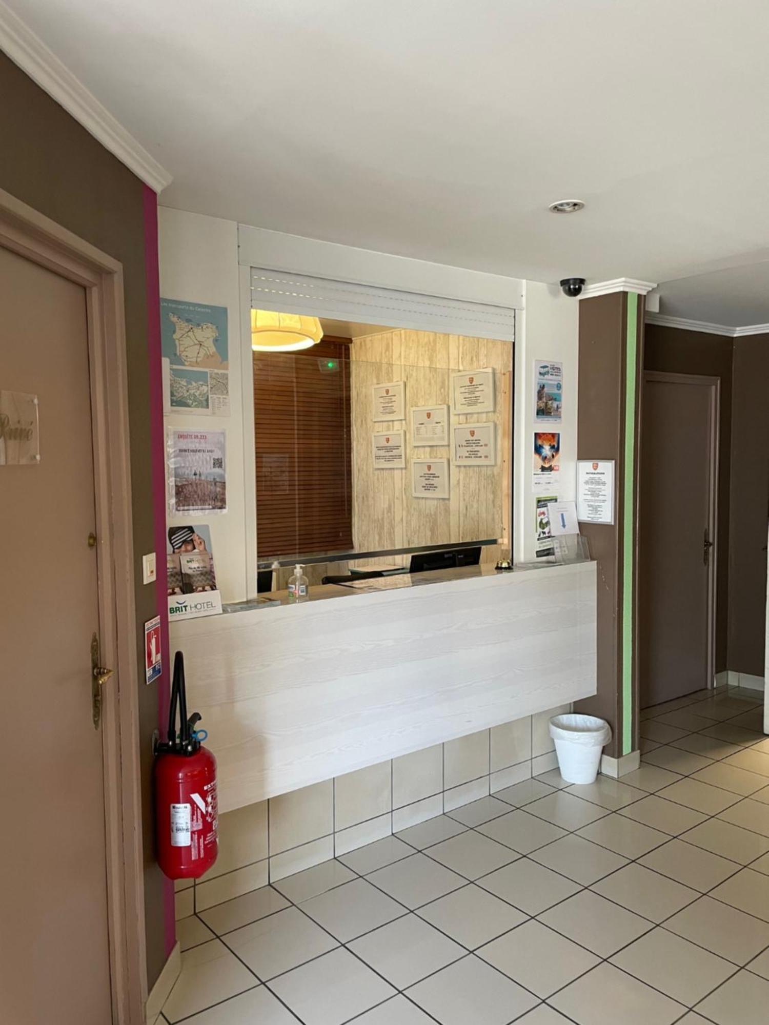 Brit Hotel Cherbourg Exterior foto