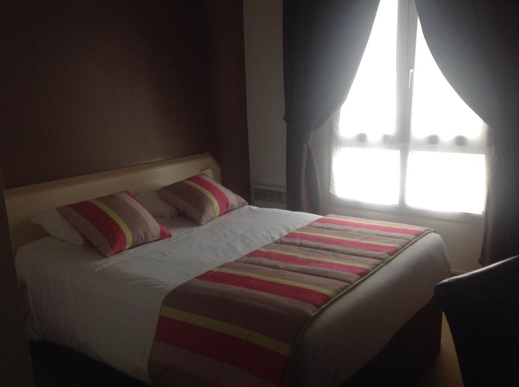 Brit Hotel Cherbourg Habitación foto