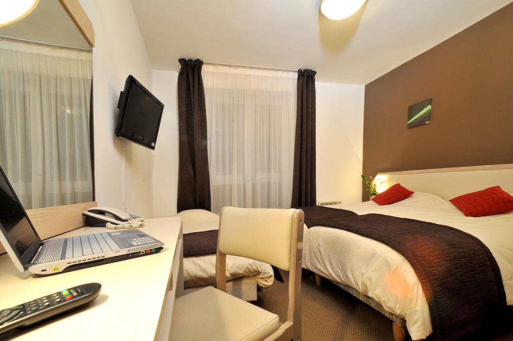 Brit Hotel Cherbourg Habitación foto